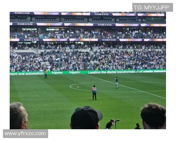 突发！凯恩宣布将离队，球迷不舍告别